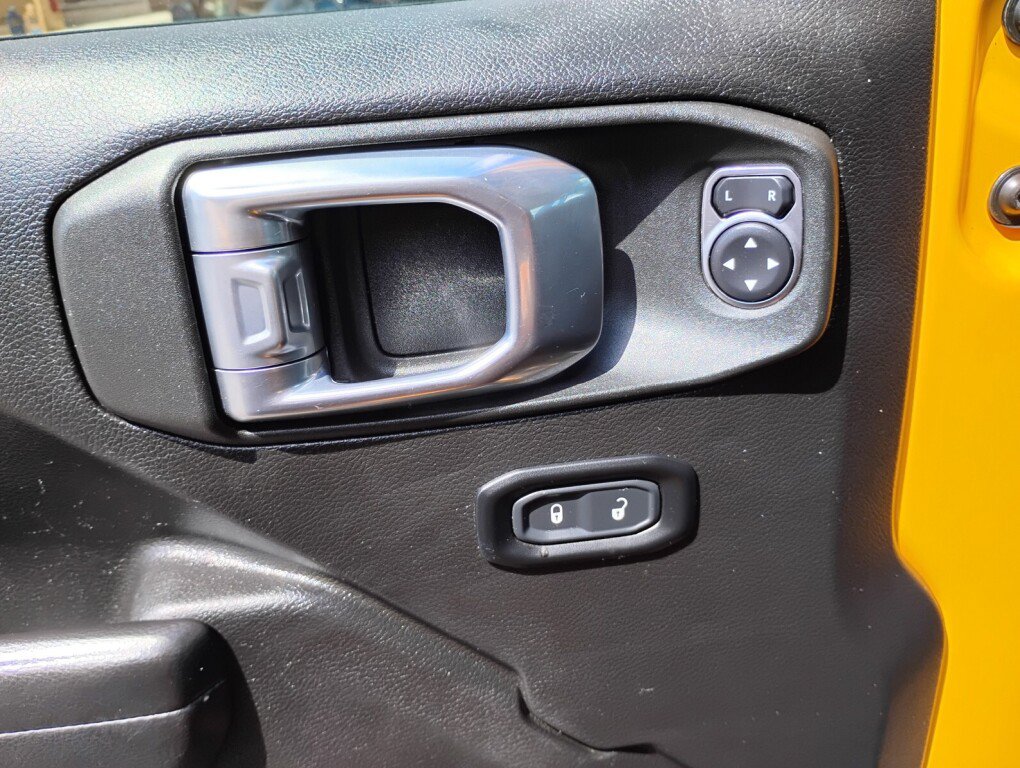 Used 2021 Jeep Gladiator Sport AWD/4WD image 12