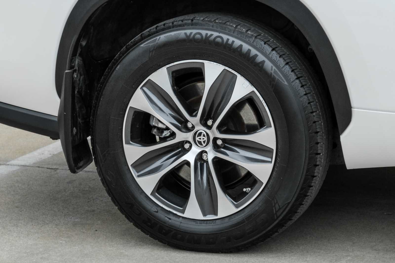 Used 2021 Toyota Highlander XLE image 59