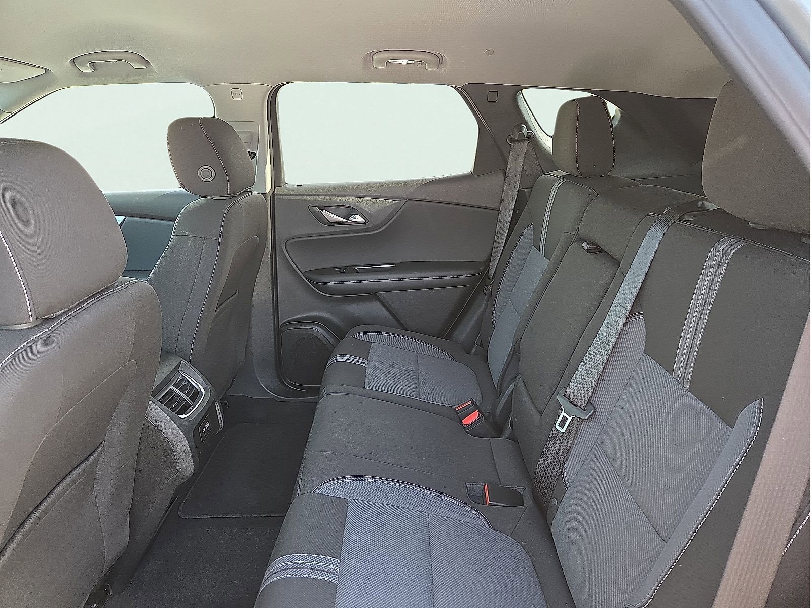 Used 2025 Chevrolet Blazer LT AWD/4WD image 10
