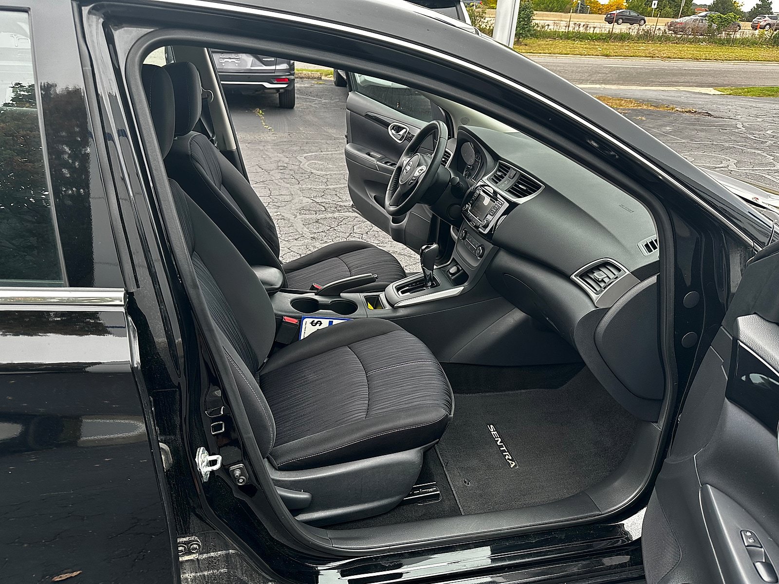 Used 2017 Nissan Sentra SV FWD image 19