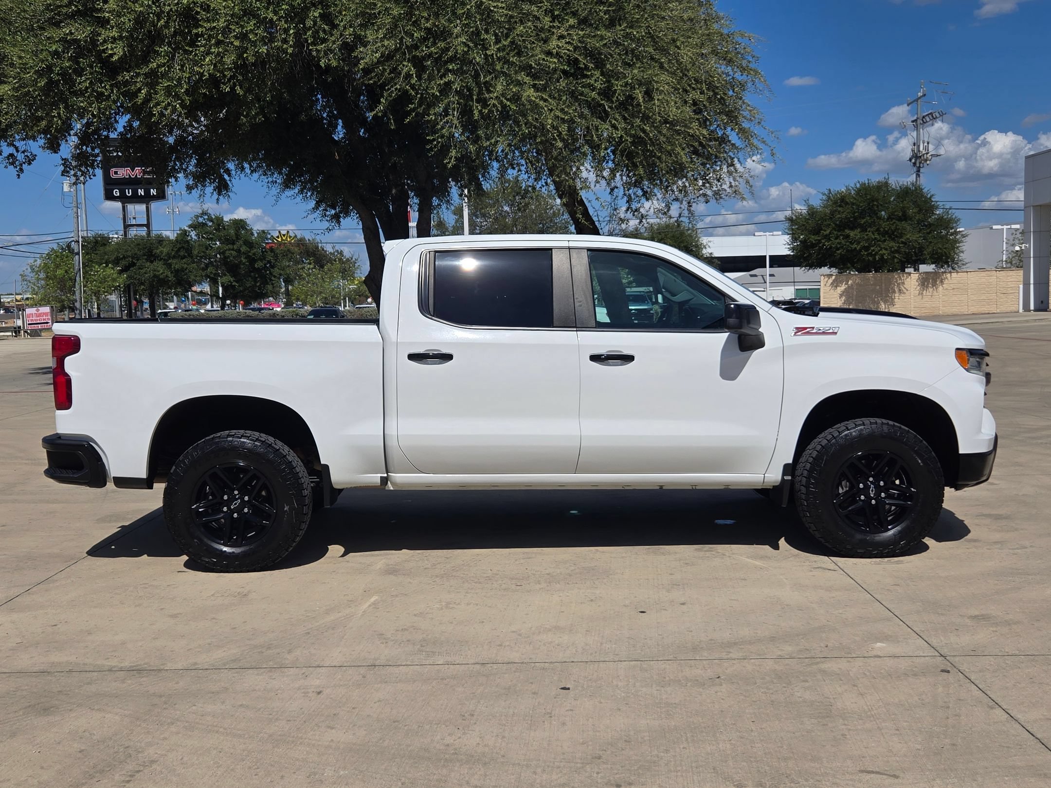 Used 2022 Chevrolet Silverado 1500 LT Trail Boss w/ Protection Package AWD/4WD image 8