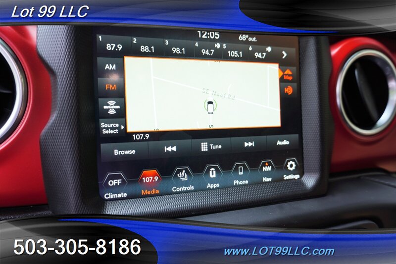 Used 2022 Jeep Gladiator Rubicon w/ Cold Weather Group AWD/4WD image 39
