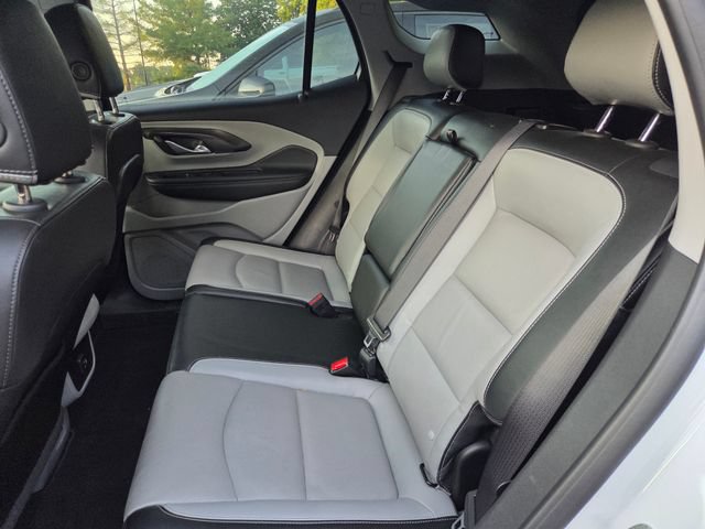 Used 2024 GMC Terrain SLT AWD/4WD image 12