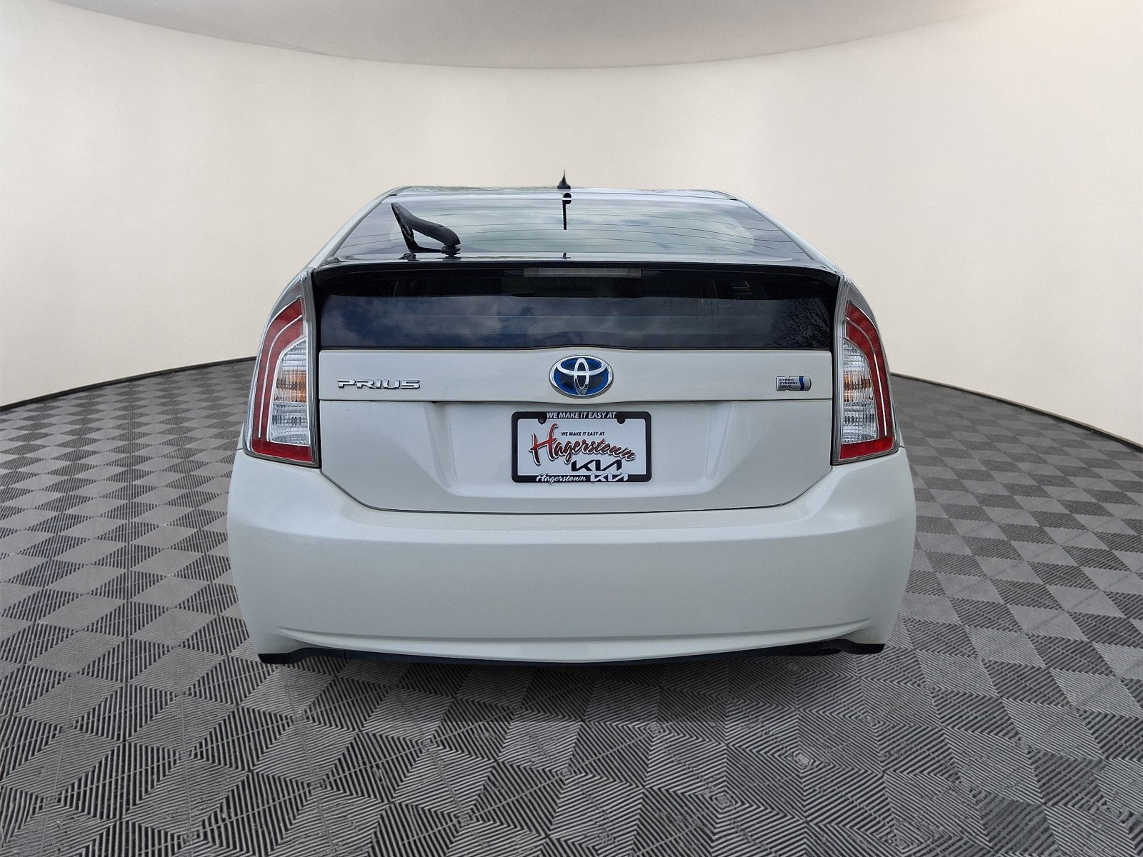 Used 2014 Toyota Prius Two FWD image 5