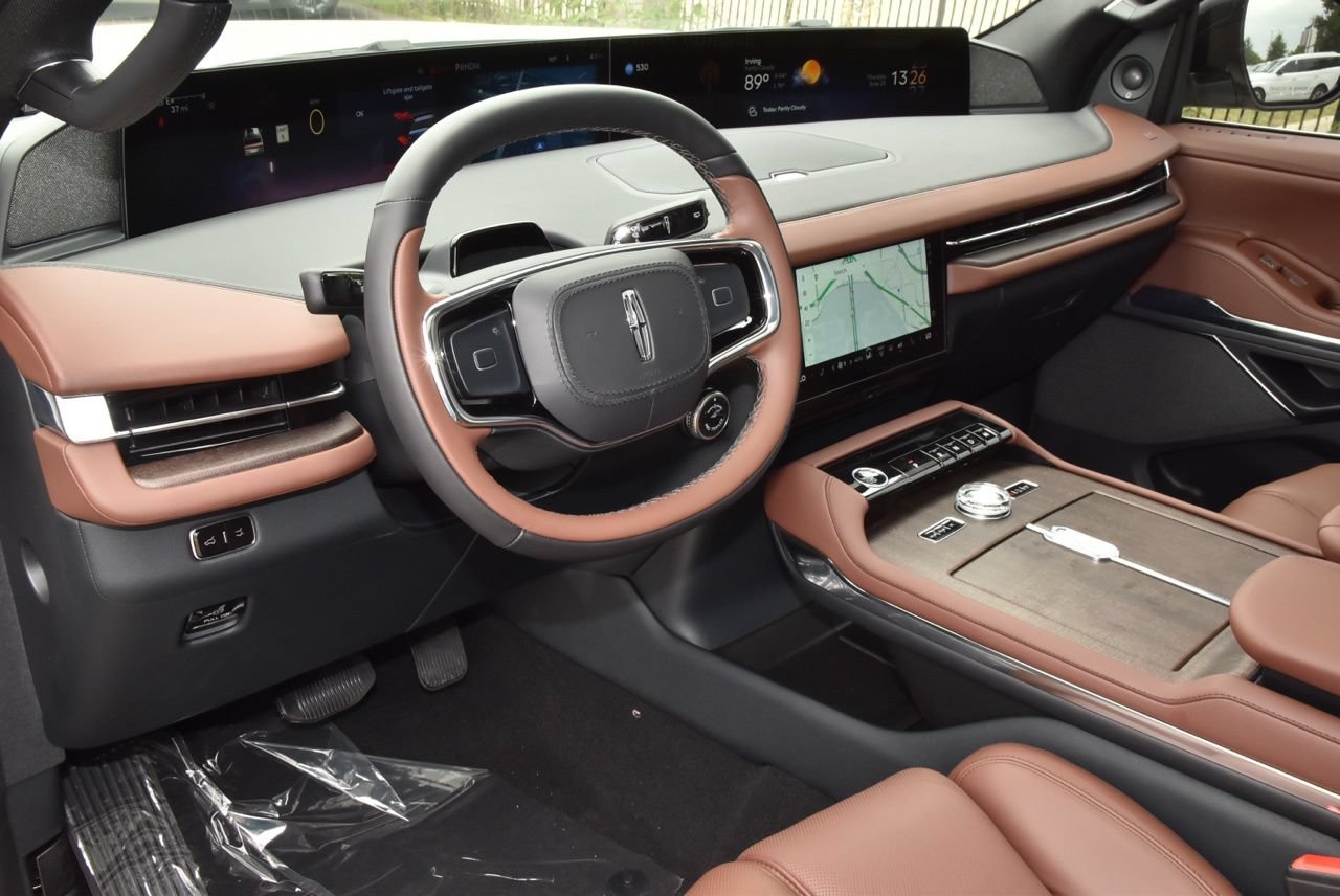 New 2026 Lincoln Navigator Reserve AWD/4WD image 37