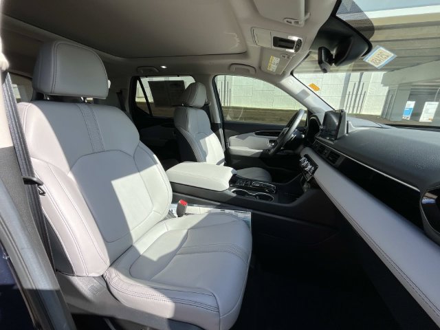 Certified 2025 Honda Pilot Touring image 29