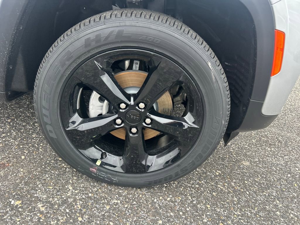 New 2025 Jeep Grand Cherokee Altitude image 22