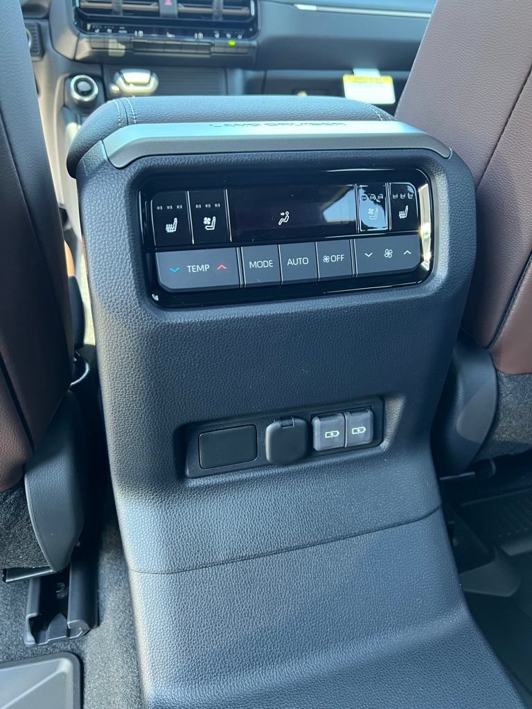 New 2027 Toyota Land Cruiser w/ Premium Package AWD/4WD image 12