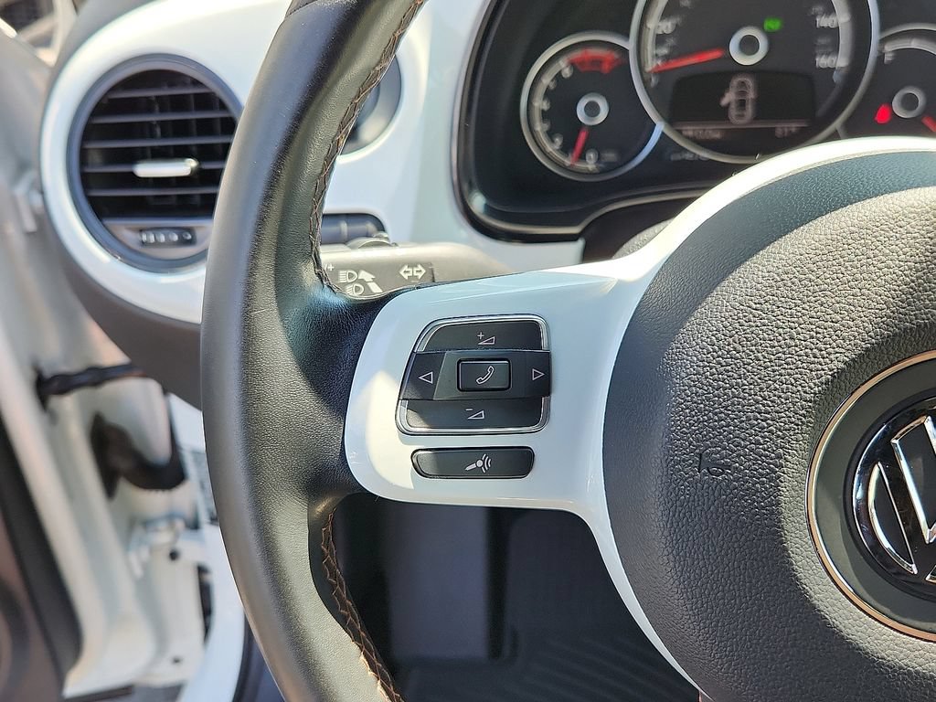 Used 2017 Volkswagen Beetle 1.8T Classic FWD image 21