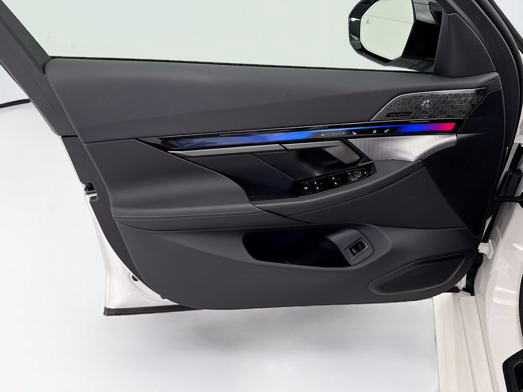 Used 2025 BMW M5 Touring AWD/4WD image 24
