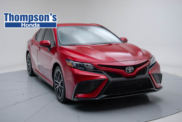 Used 2023 Toyota Camry SE FWD image 1