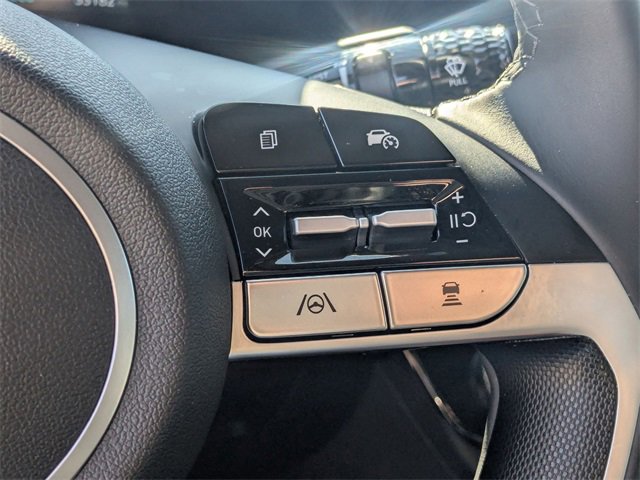 Used 2024 Hyundai Elantra Limited image 18