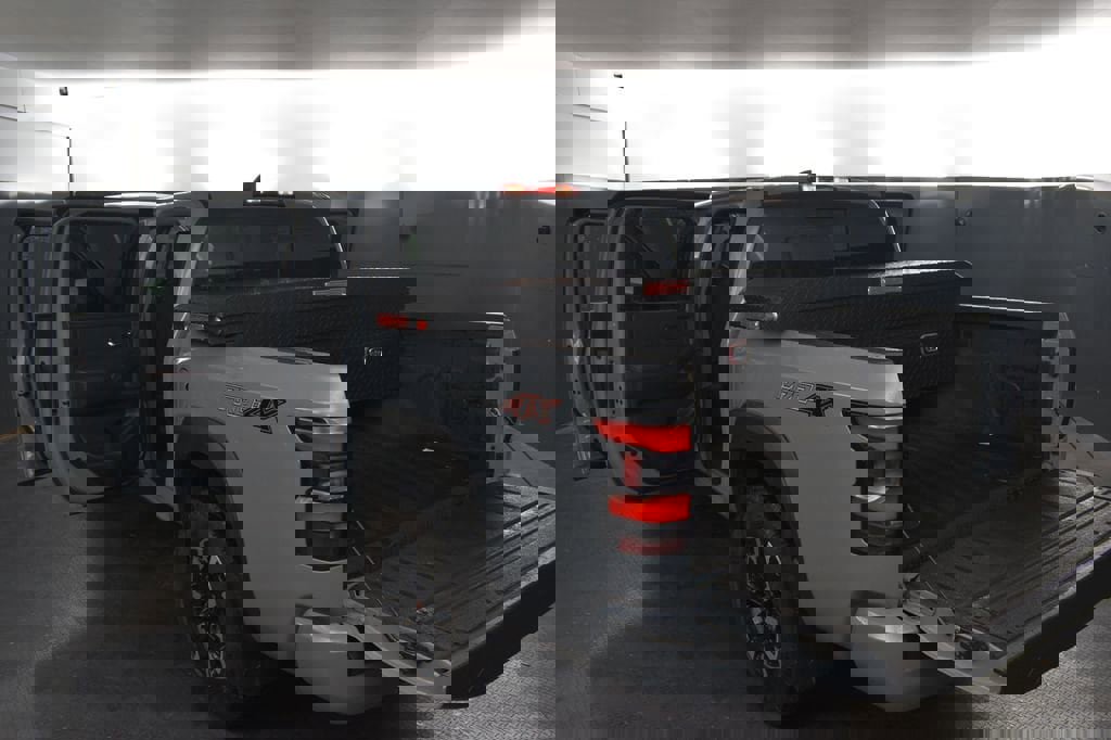 Used 2024 Nissan Frontier PRO-4X w/ Off-Road Protection Package image 39