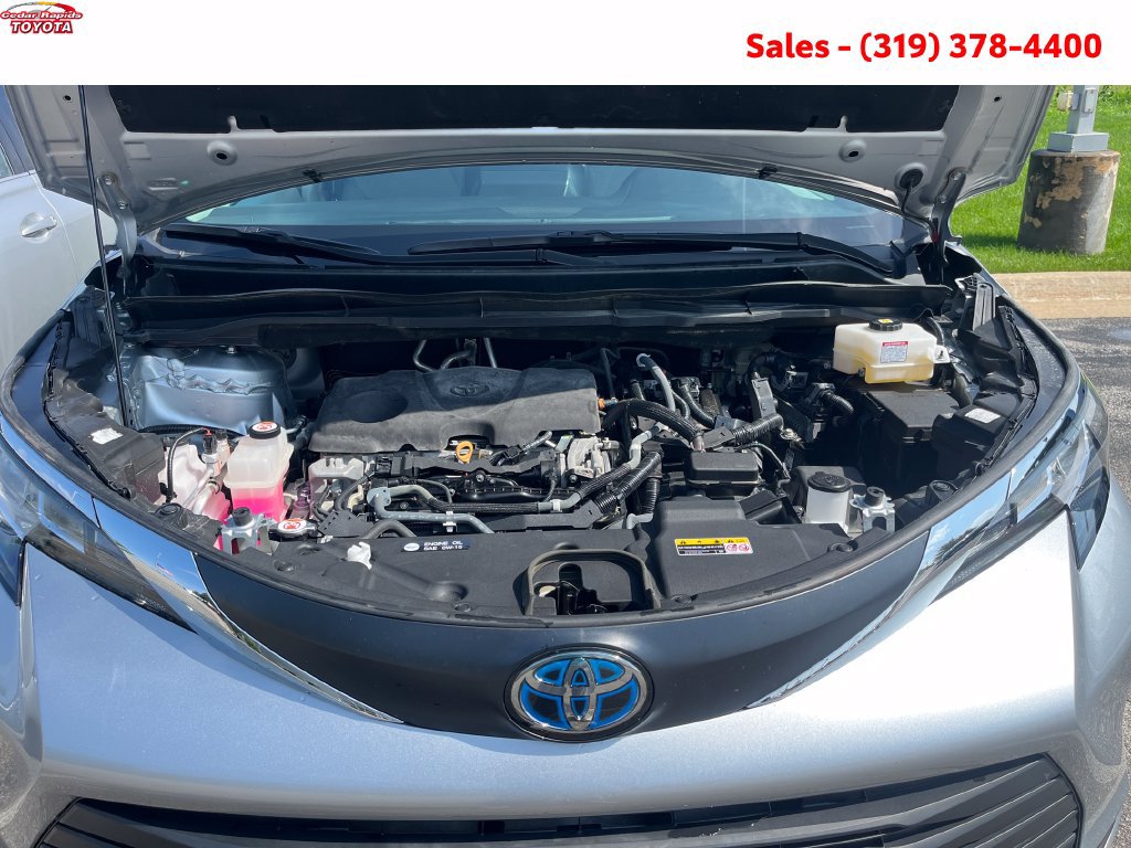 Certified 2021 Toyota Sienna LE FWD image 23