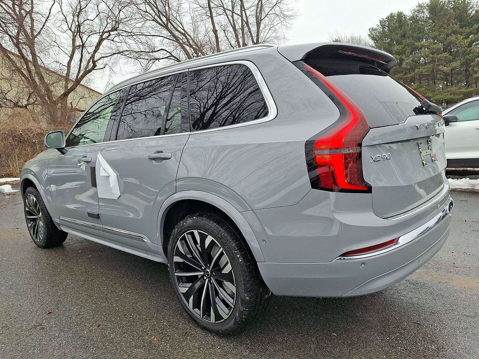 New 2026 Volvo XC90 B5 Plus AWD/4WD image 3