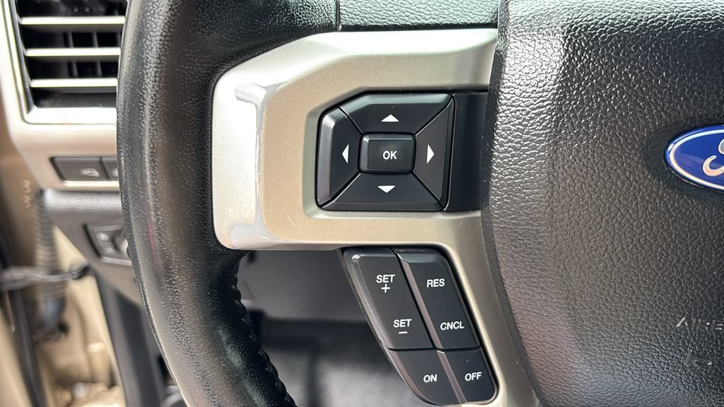 Used 2017 Ford F250 Lariat w/ Lariat Value Package AWD/4WD image 16