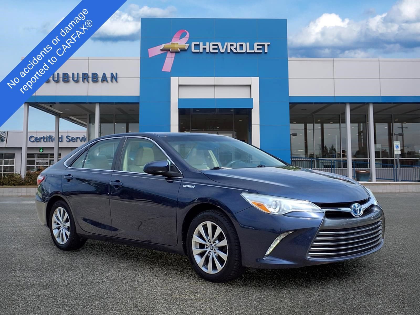 Used 2015 Toyota Camry XLE w/ Moonroof Package FWD image 3