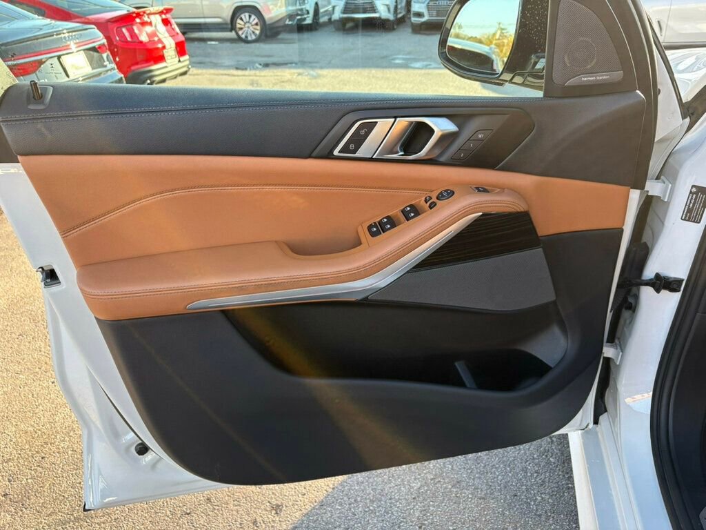 Used 2023 BMW X5 xDrive40i w/ M Sport Package image 14