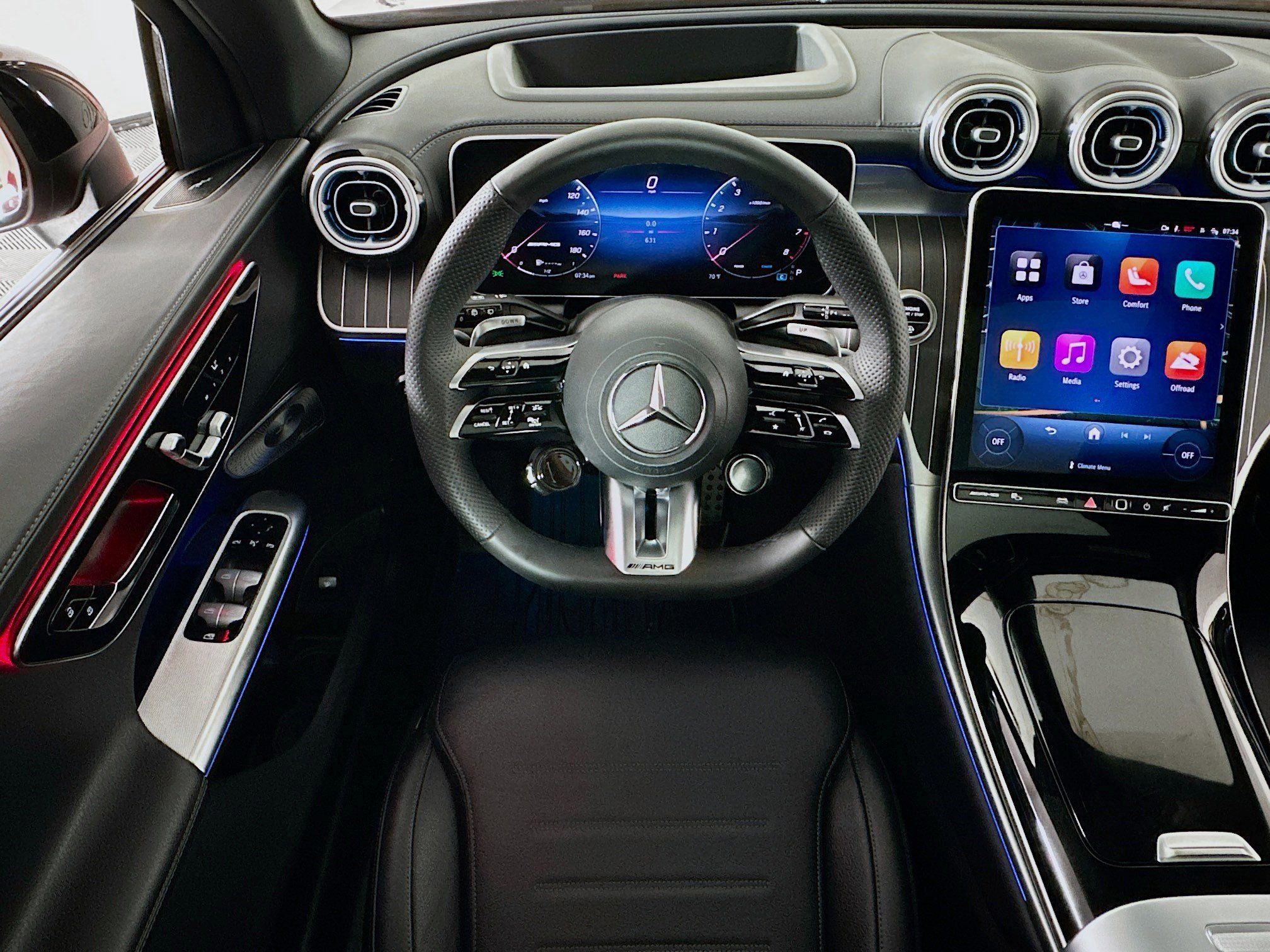 Used 2025 Mercedes-Benz GLC 43 AMG 4MATIC w/ Driver Assistance Package image 18