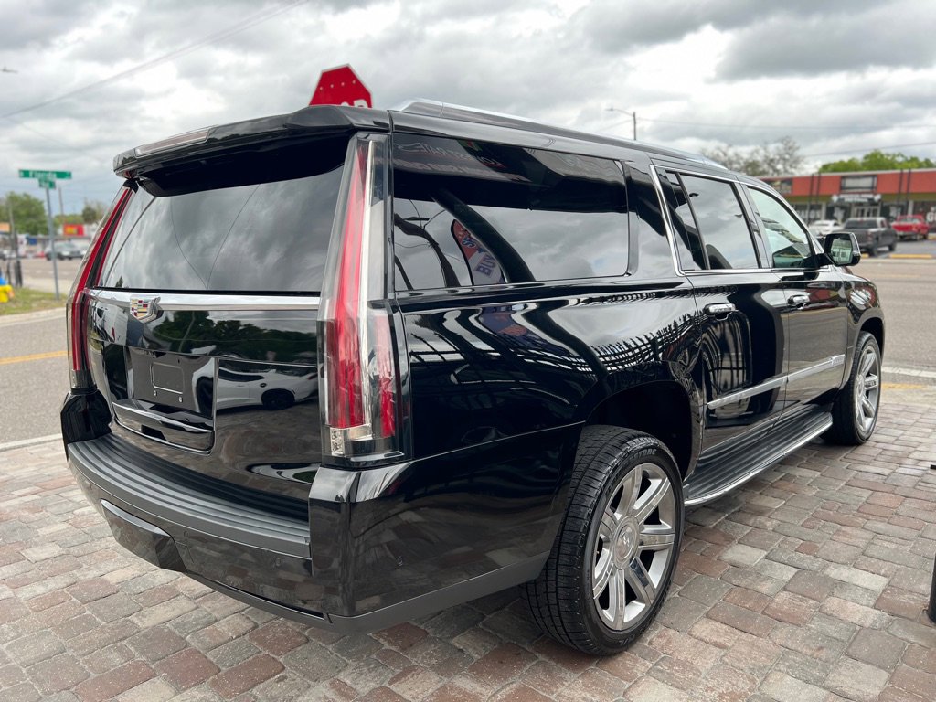 Used 2020 Cadillac Escalade ESV Luxury AWD/4WD image 8