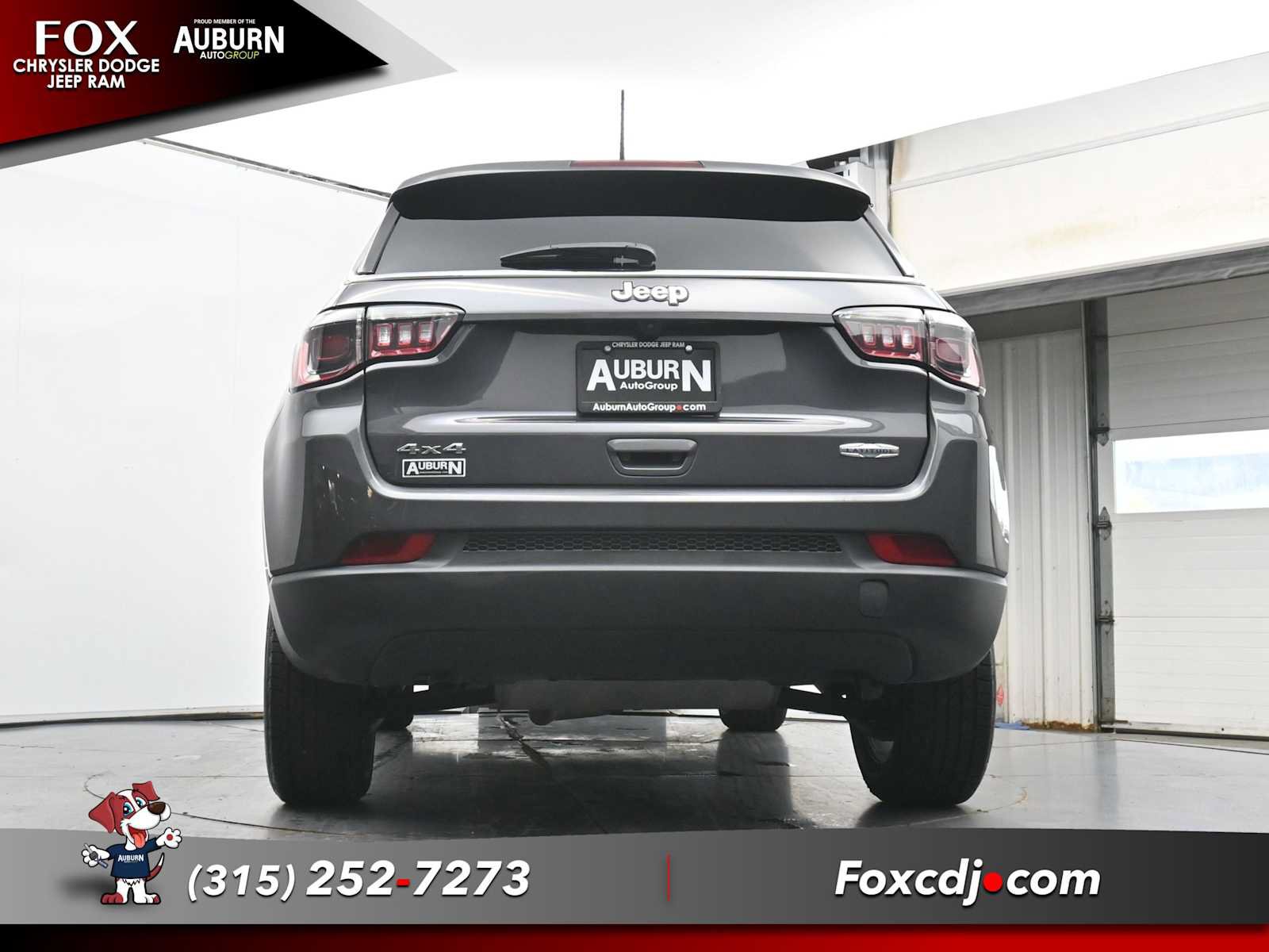 Used 2024 Jeep Compass Latitude w/ Convenience Group AWD/4WD image 24