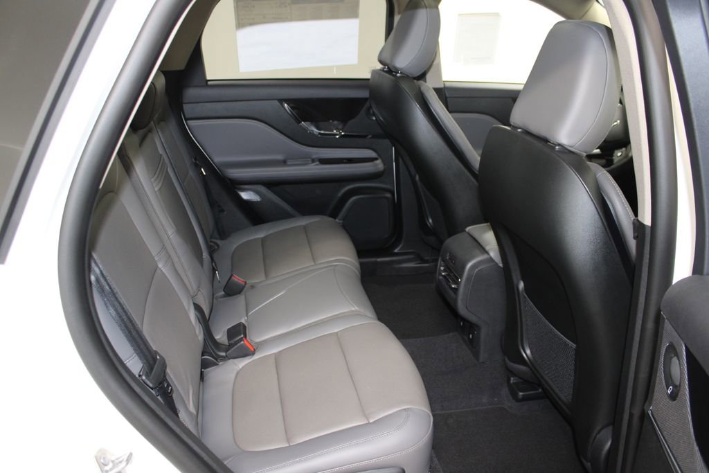 New 2026 Lincoln Corsair Reserve image 31