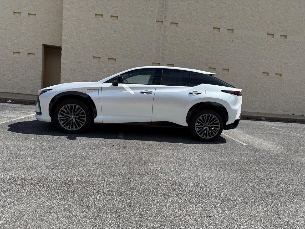 Used 2023 Lexus RZ 450e Premium w/ Accessory Package (Z1) image 2