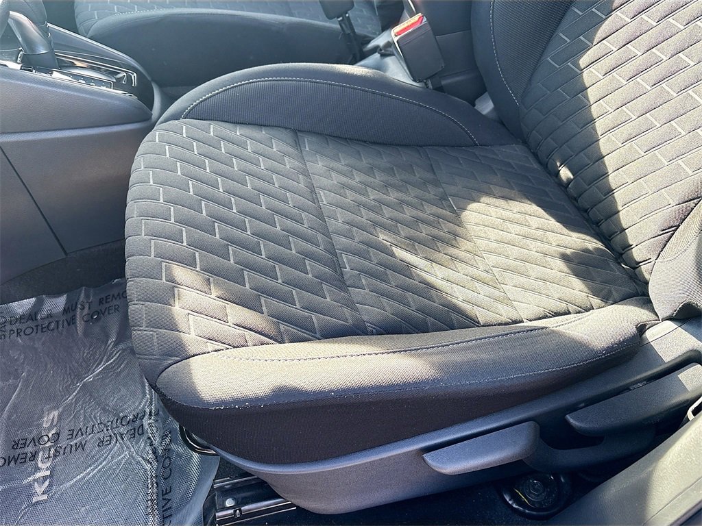 Used 2022 Nissan Kicks S image 18