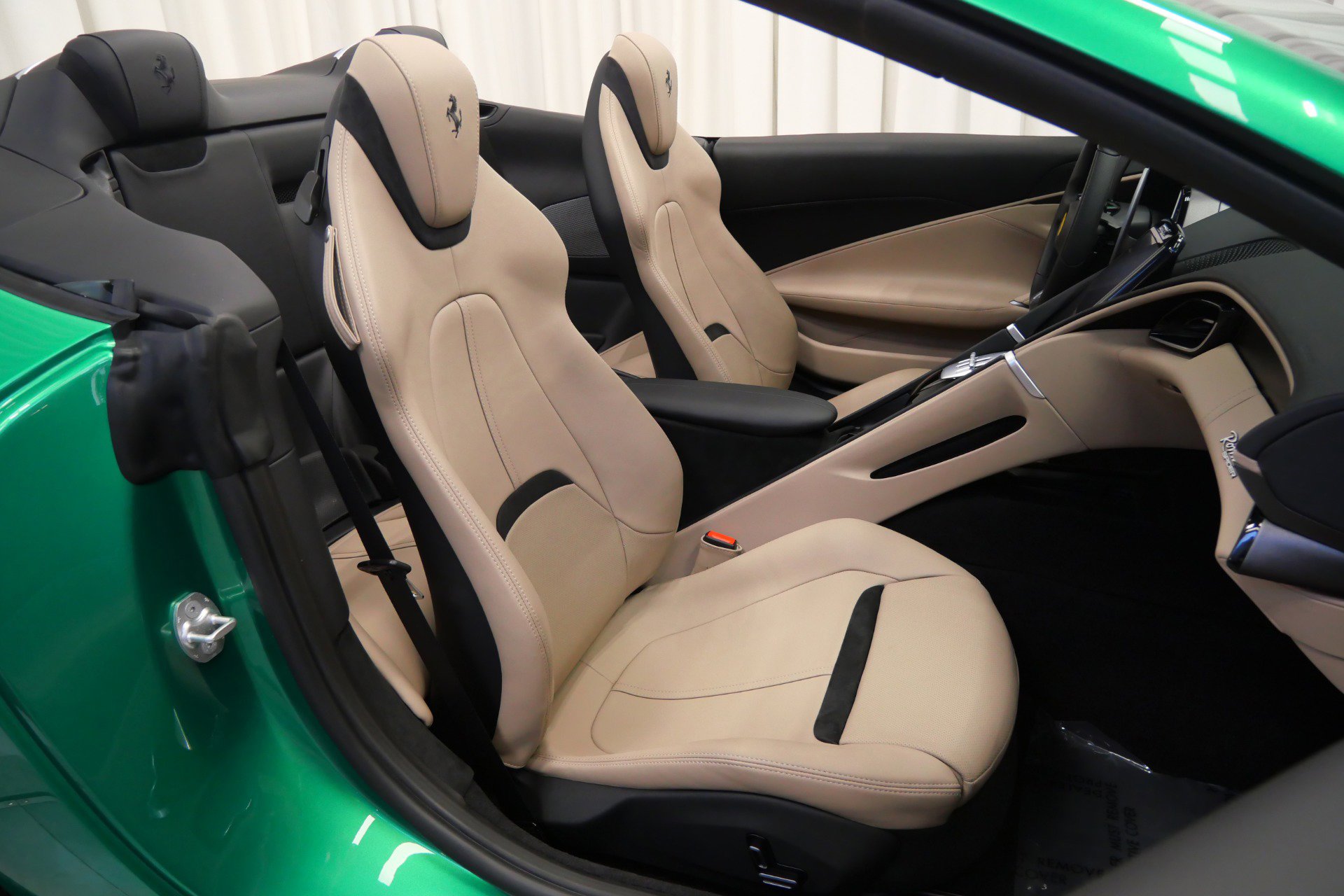 Used 2024 Ferrari Roma Spider image 23