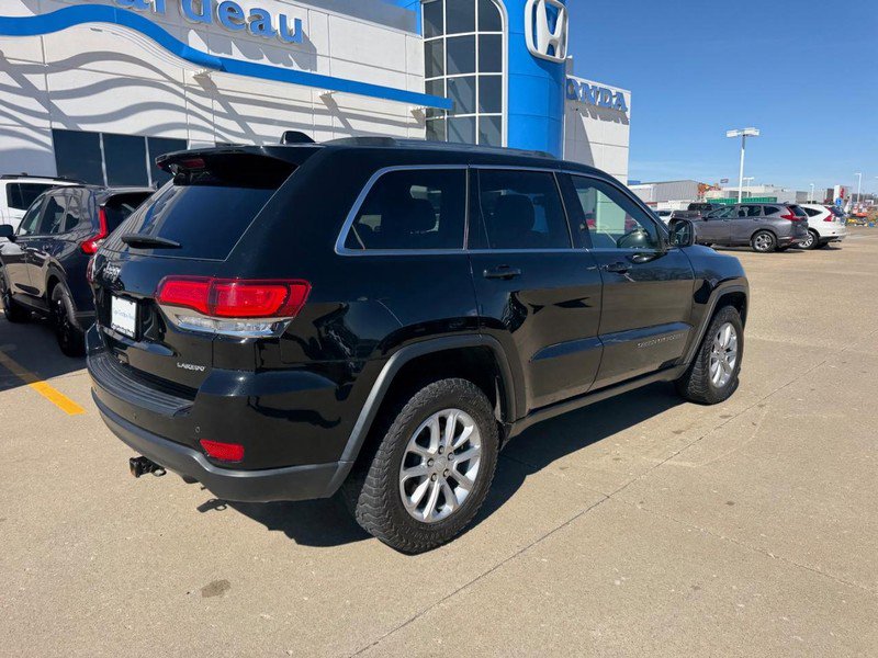 Used 2021 Jeep Grand Cherokee Laredo X image 2