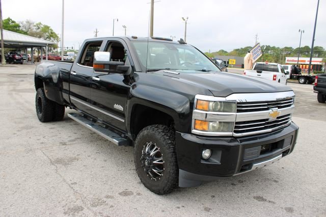 Used 2015 Chevrolet Silverado 3500 High Country w/ Duramax Plus Package image 14