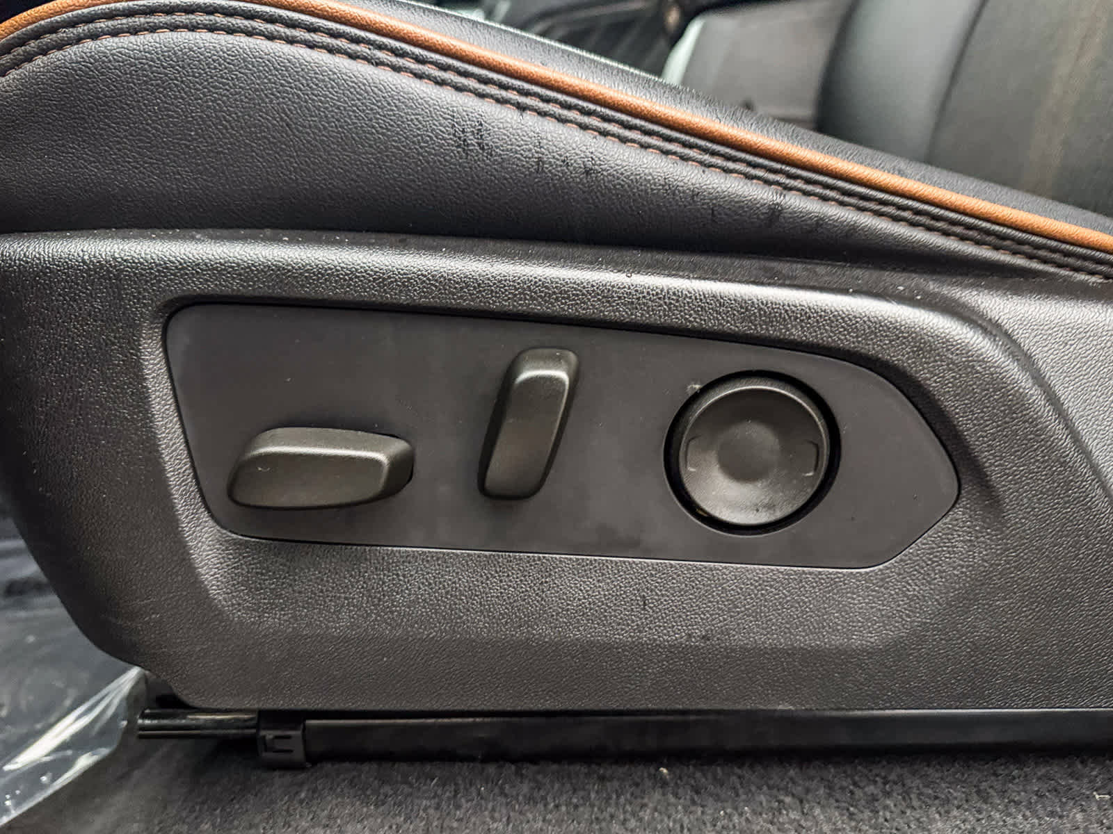 Used 2023 GMC Canyon AT4 image 19