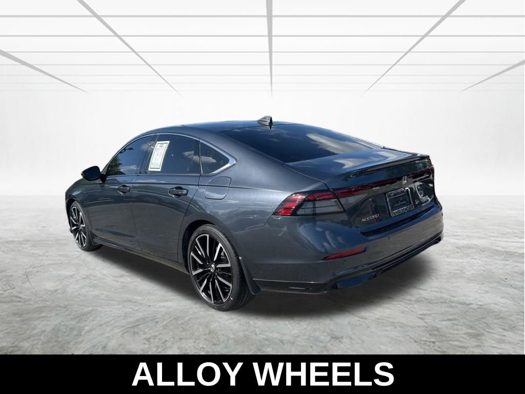 Used 2023 Honda Accord Touring image 7
