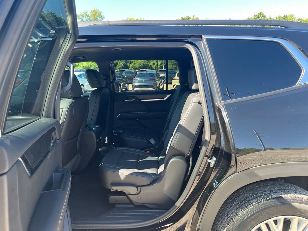 Used 2024 GMC Acadia Elevation FWD image 26