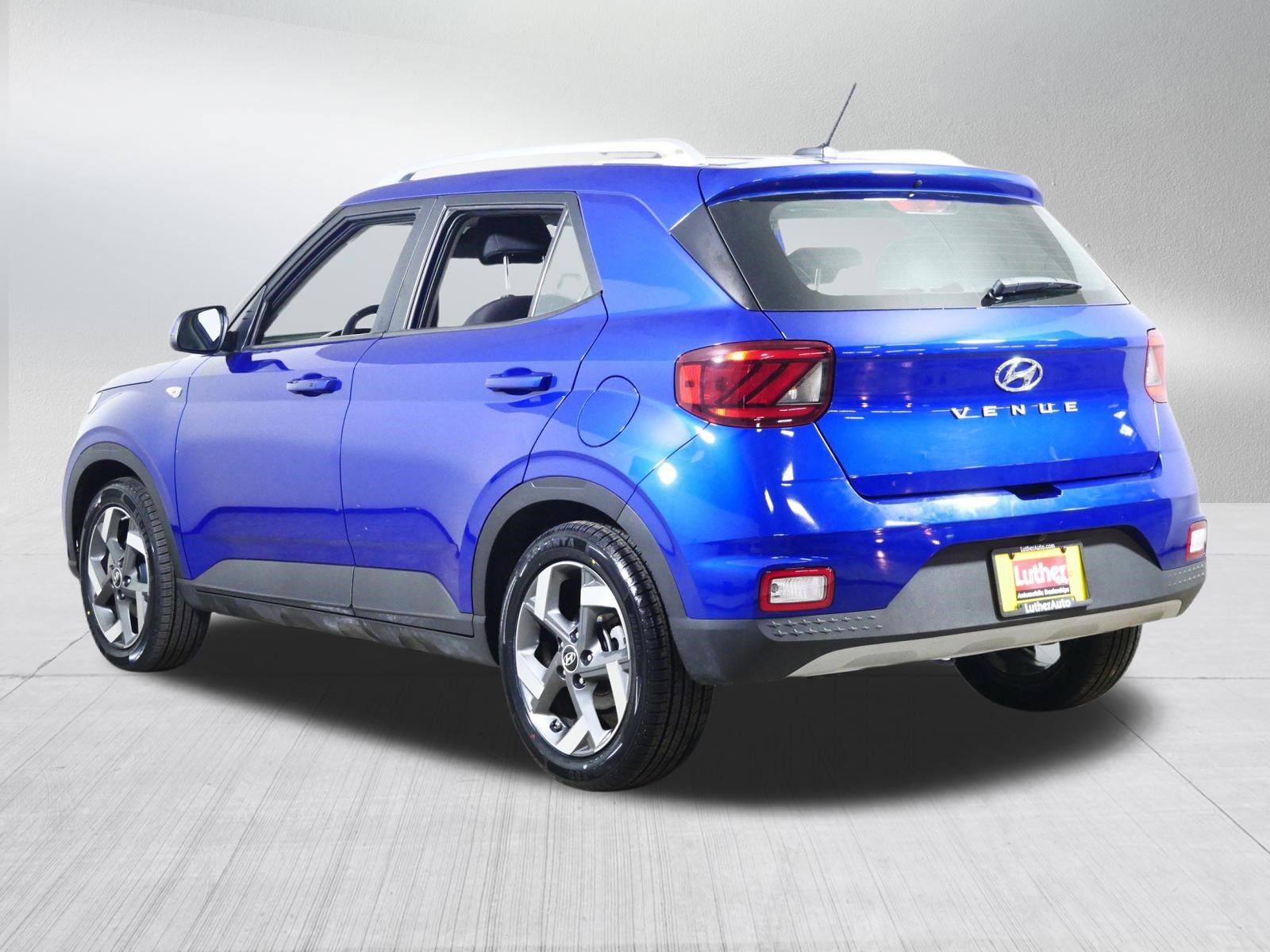 Used 2024 Hyundai Venue SEL image 5