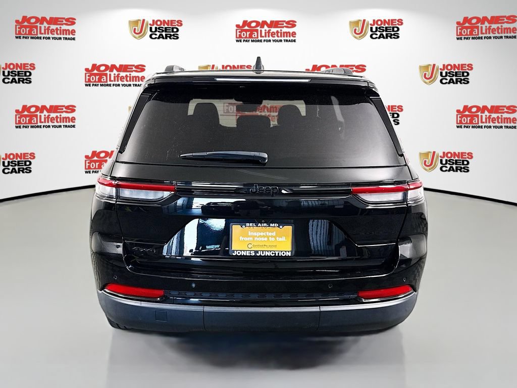 Used 2023 Jeep Grand Cherokee Altitude AWD/4WD image 16