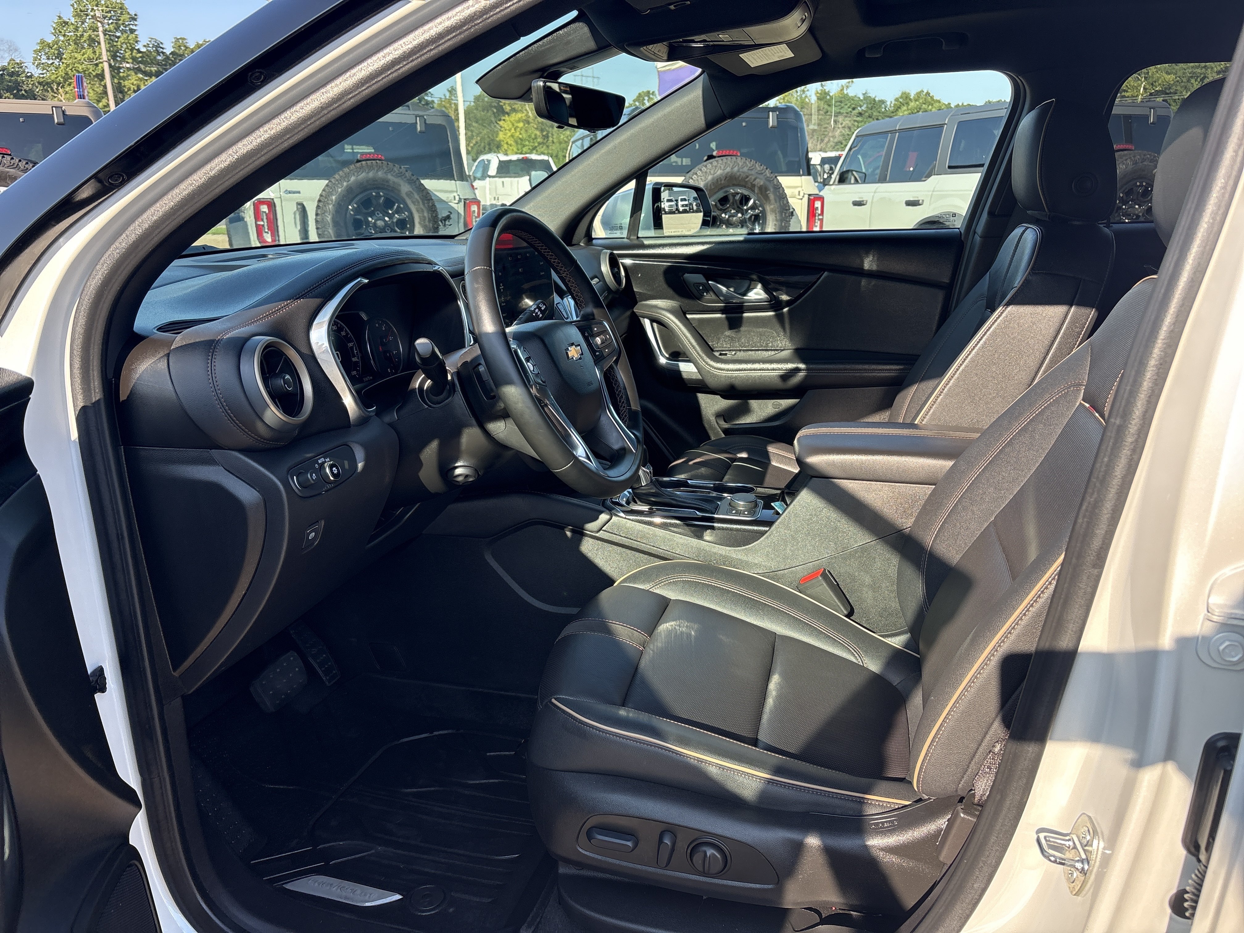 Used 2023 Chevrolet Blazer Premier w/ Driver Confidence II Package FWD image 14