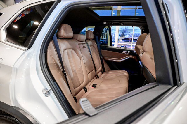 Used 2022 BMW X5 xDrive40i w/ Premium Package AWD/4WD image 22