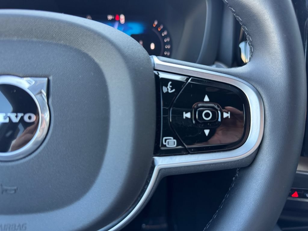 Certified 2026 Volvo XC60 B5 Plus AWD/4WD image 15