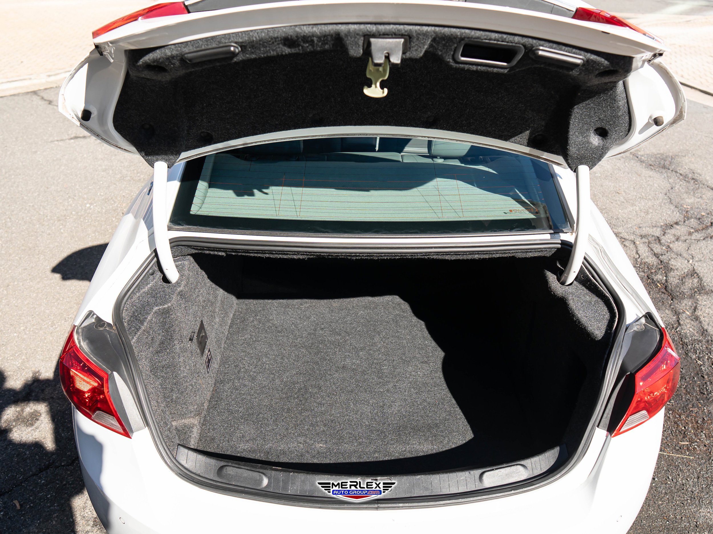 Used 2015 Chevrolet Impala LT w/ Convenience Package image 44