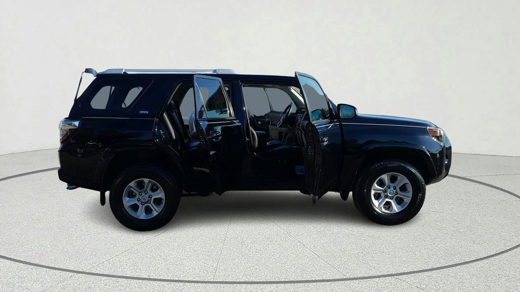 Used 2017 Toyota 4Runner SR5 Premium image 14