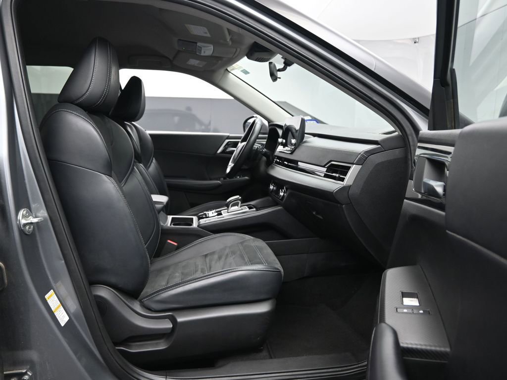 Used 2024 Mitsubishi Outlander SE image 32