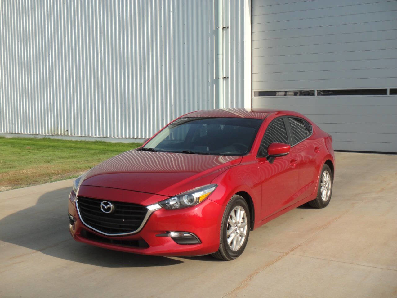 Used 2017 MAZDA MAZDA3 Sport w/ Preferred Equipment Package FWD image 2