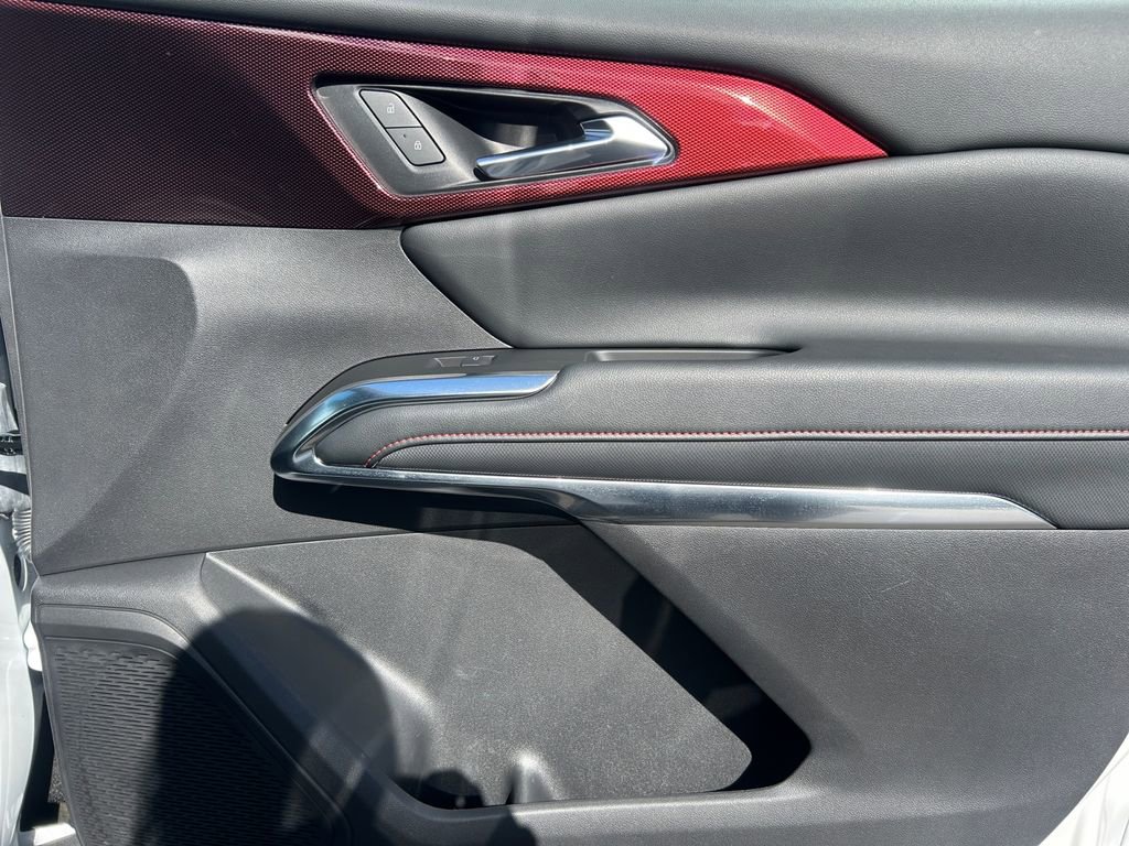 Used 2025 Chevrolet Traverse Z71 image 25