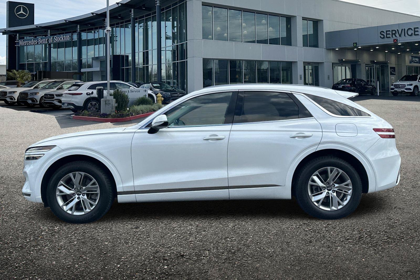 Used 2023 Genesis GV70 2.5T AWD/4WD image 7