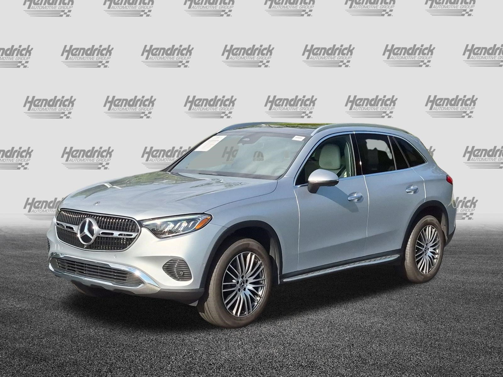 Used 2024 Mercedes-Benz GLC 300 4MATIC image 5