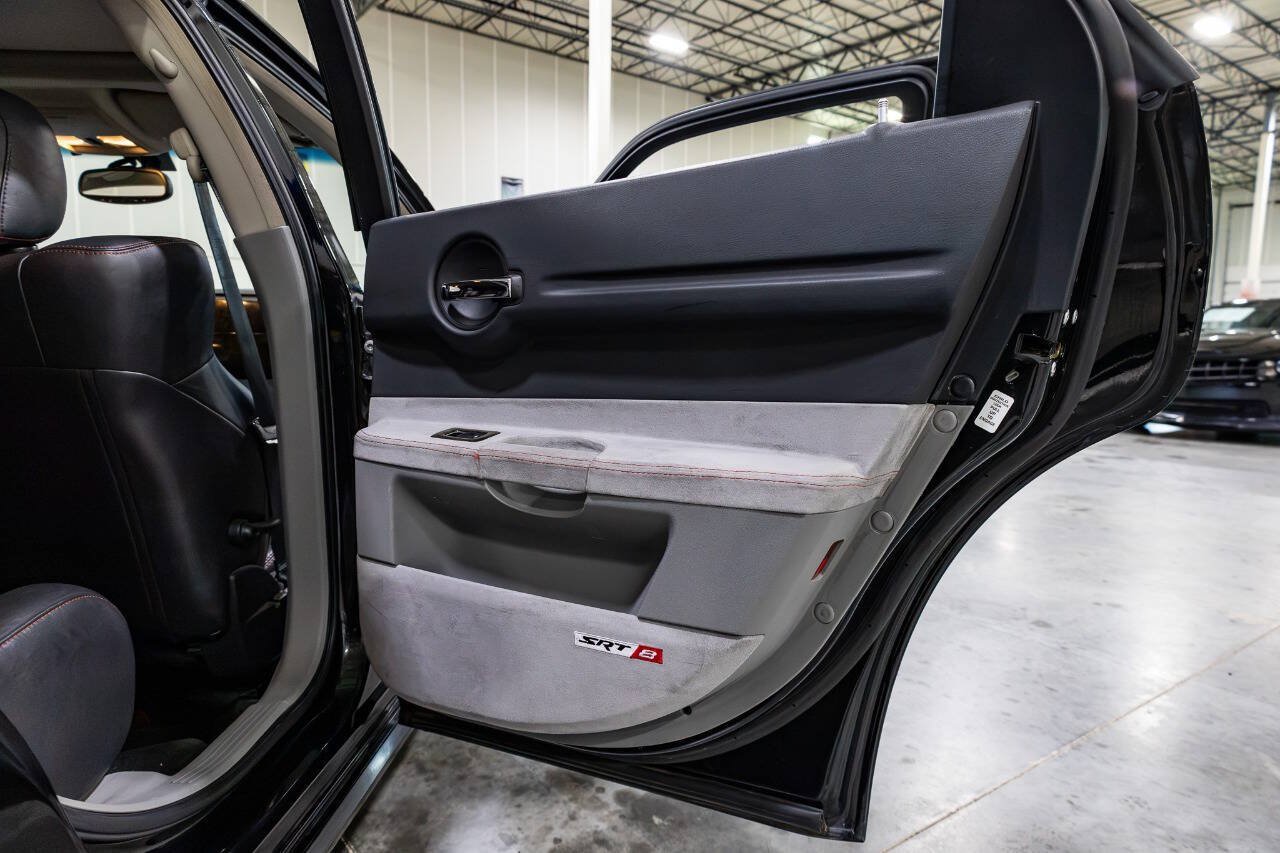 Used 2006 Dodge Magnum SRT8 w/ SRT Option Group III RWD image 40