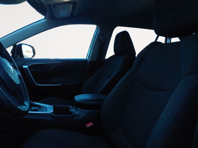 Used 2025 Toyota RAV4 LE AWD/4WD image 9