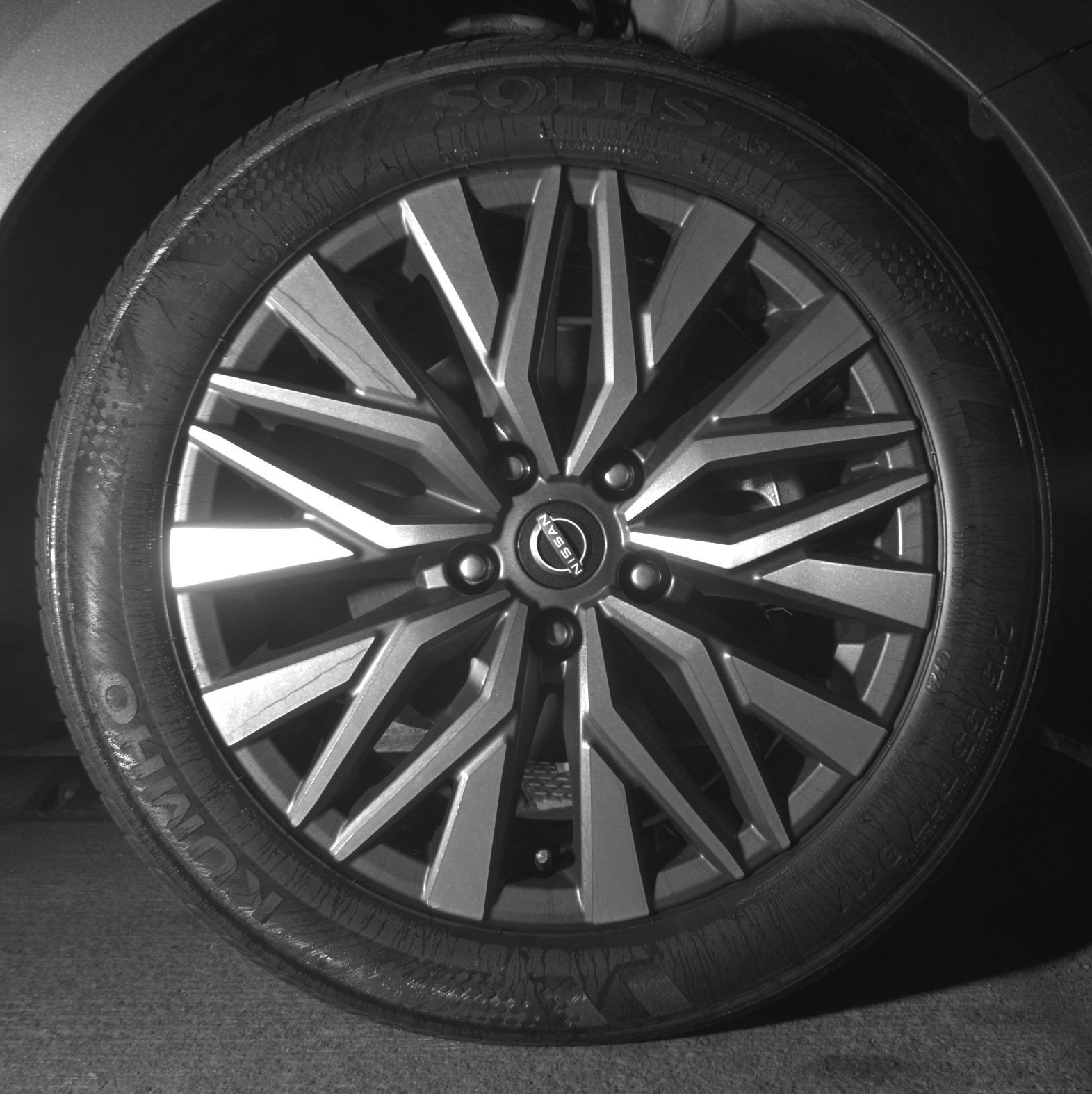 Used 2025 Nissan Altima 2.5 SV FWD image 13