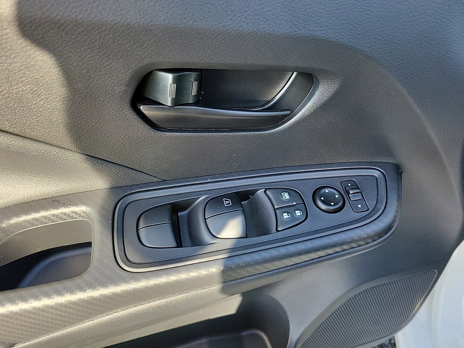 New 2025 Nissan Versa S w/ Trunk Package FWD image 15